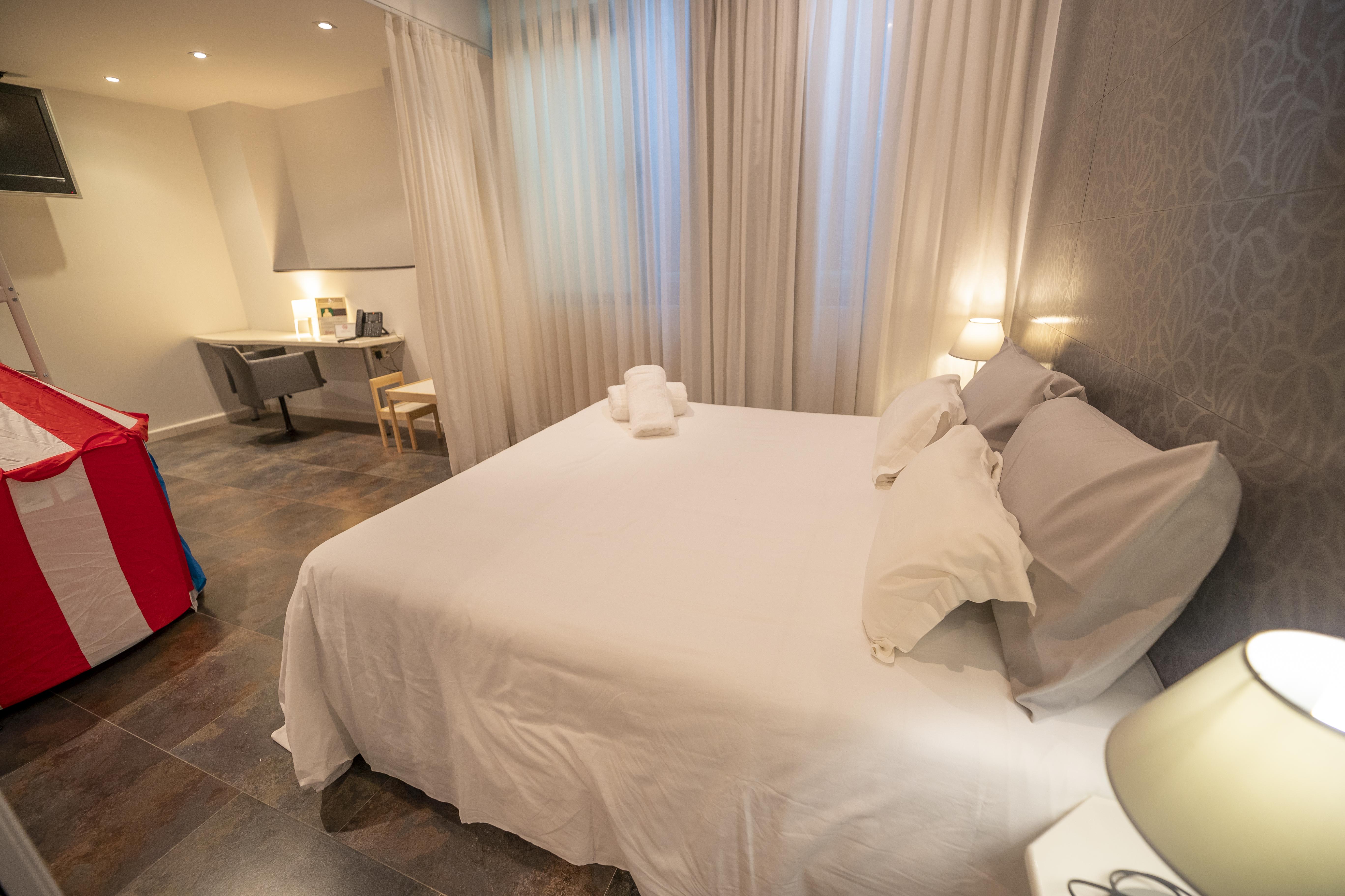 Hotel Nastasi & 4*